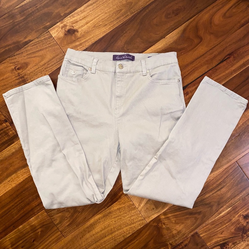 EUC Women’s Size 12P, Gloria Vanderbilt Amanda 5 Pocket Tan/Khaki Jeans